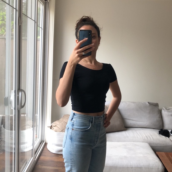 ✨🖤 EUC cropped Talula Fitted Tee 🖤✨ - Picture 5 of 5